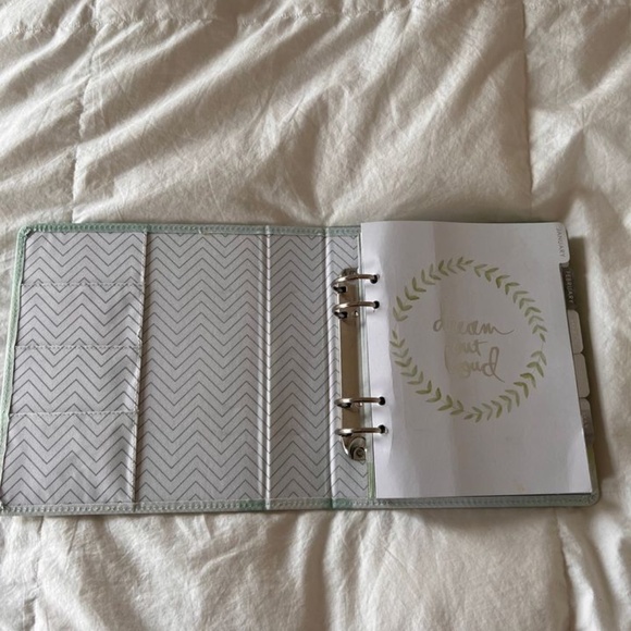 Light Green 12 Month Refillable Planner - Picture 2 of 10